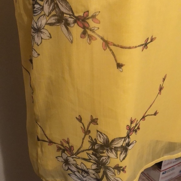 Vero Moda sleeveless top. Yellow, sz lg - Picture 3 of 7